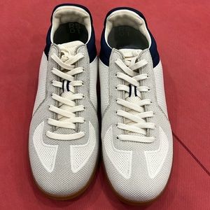 Rothy’s RS01 Men’s 9.5 shoes